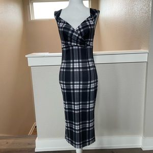 Black & White Plaid Sleeveless Midi Dress